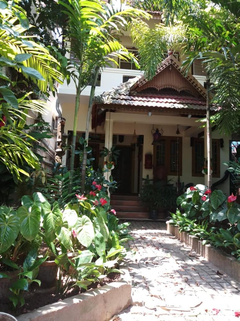 Heavenly Homestay Kochi Eksteriør billede