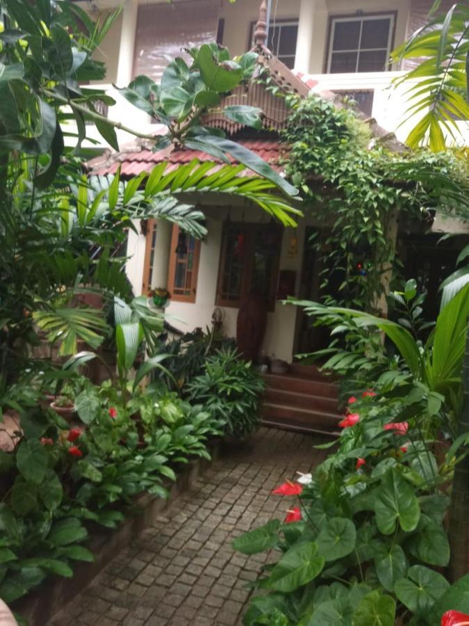 Heavenly Homestay Kochi Eksteriør billede
